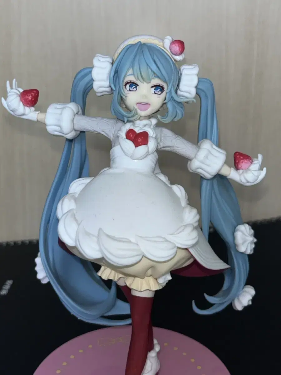 Hatsune Miku Strawberry Shortcake Figures