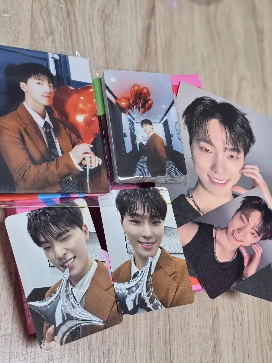 seventeen dino chan caratvahn weverse binderwts + weverse pre-order benefit postcardpostcard