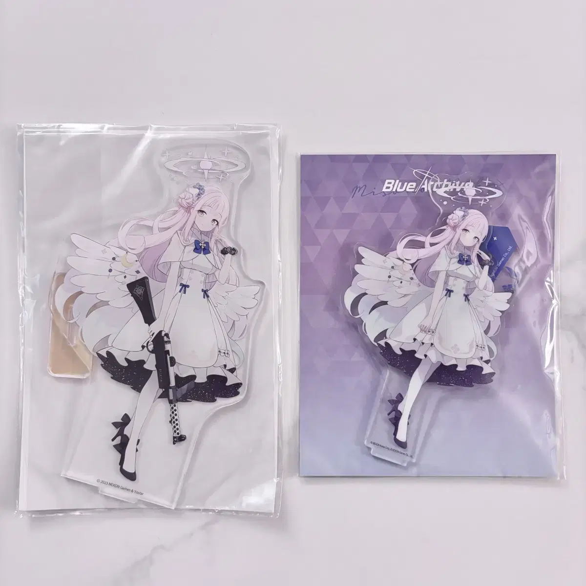 [official] Bloo Archive Mika acrylic stand