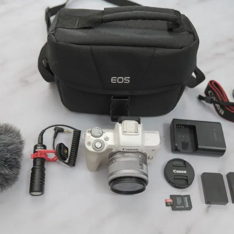 캐논 미러리스 카메라 EOS M50 과 15-45 렌즈 세트