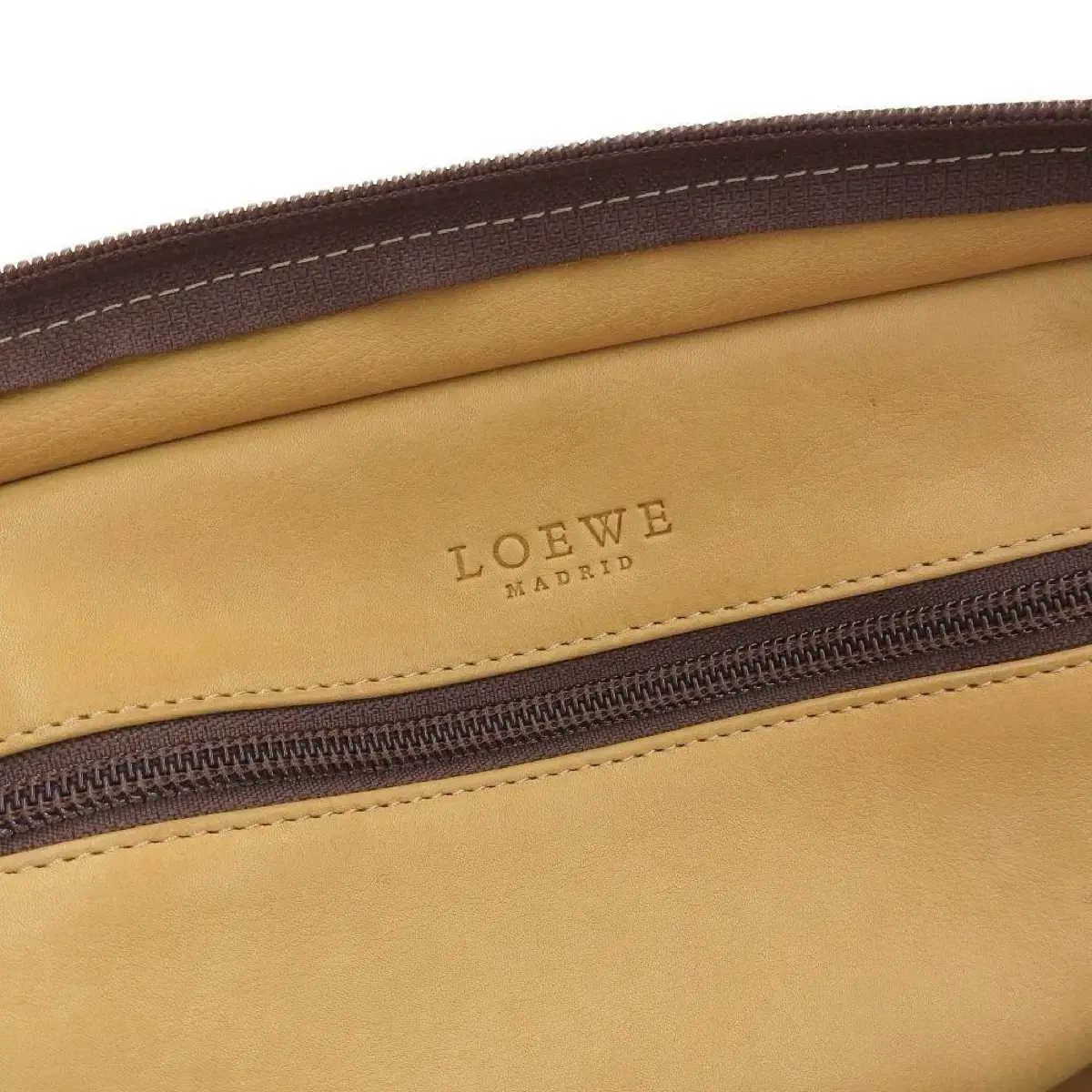 Loewe 로에베 아마조나28 스웨이드백