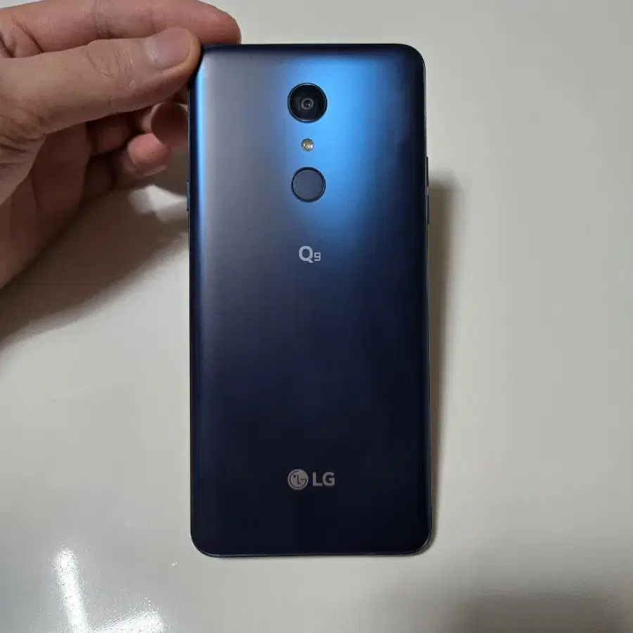 LG Q9 S급 팔아요!