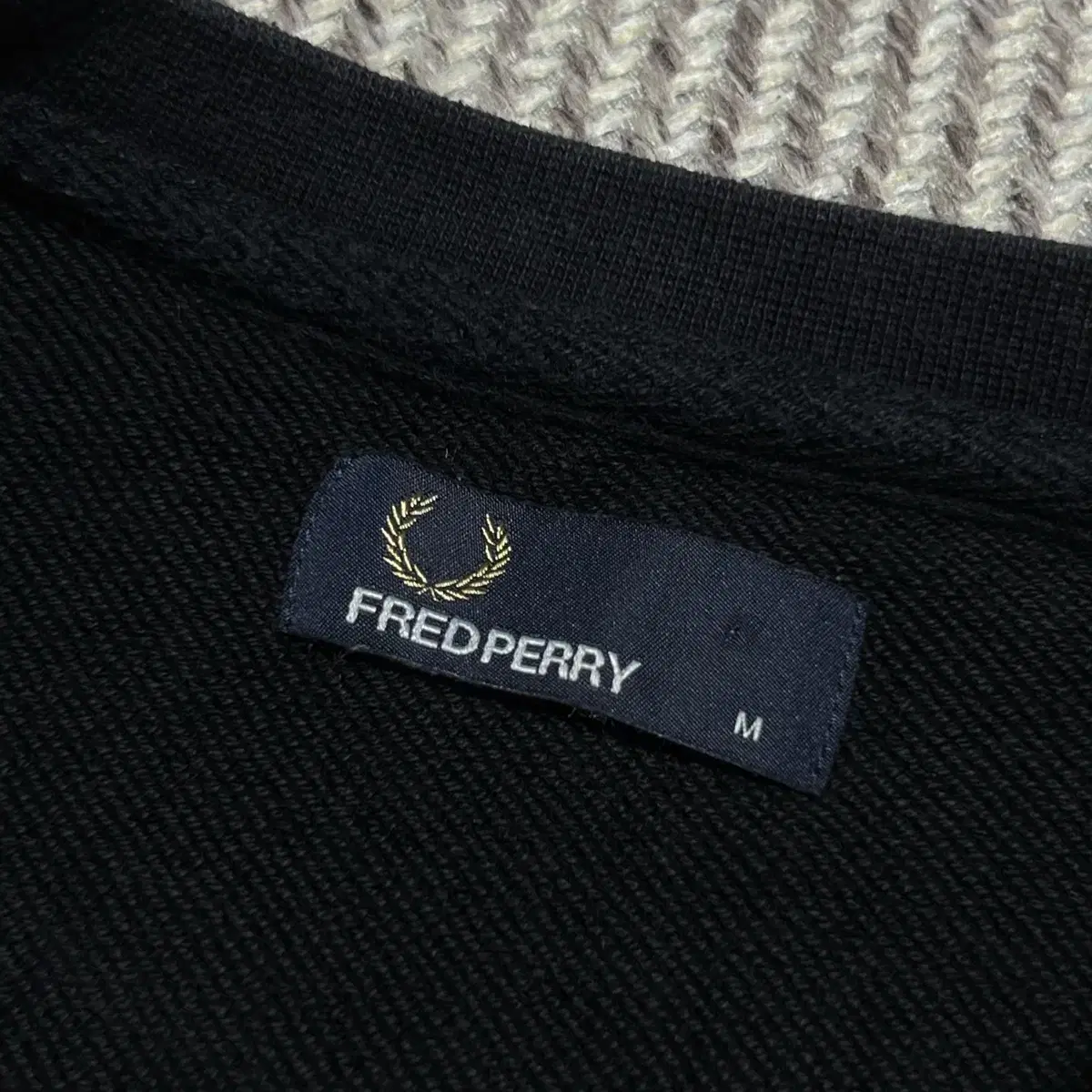 [ M ] Fred perry 프레드페리 블랙 라운드 클래식 맨투맨