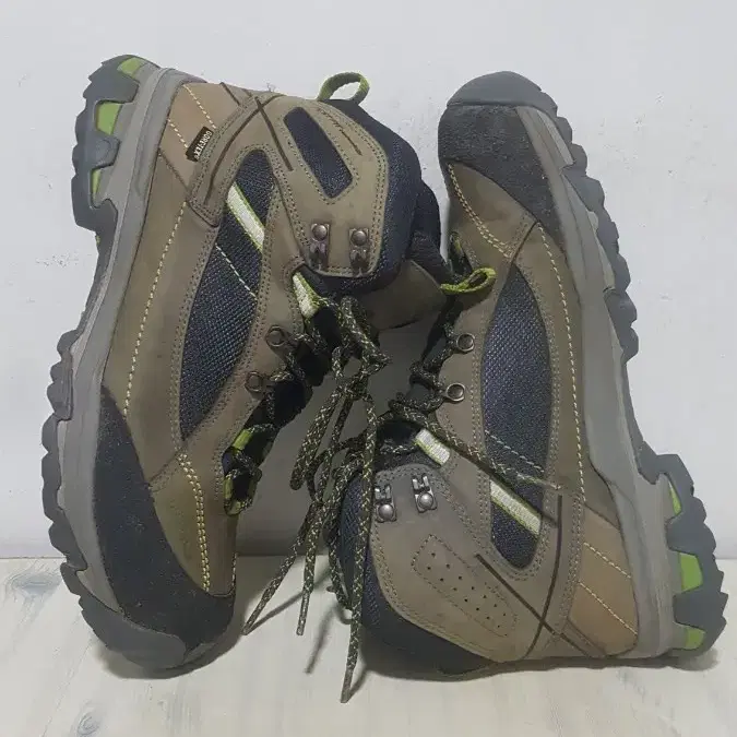 택포 270-275 S급 Treksta GORE-TEX 트레킹 중등산화!