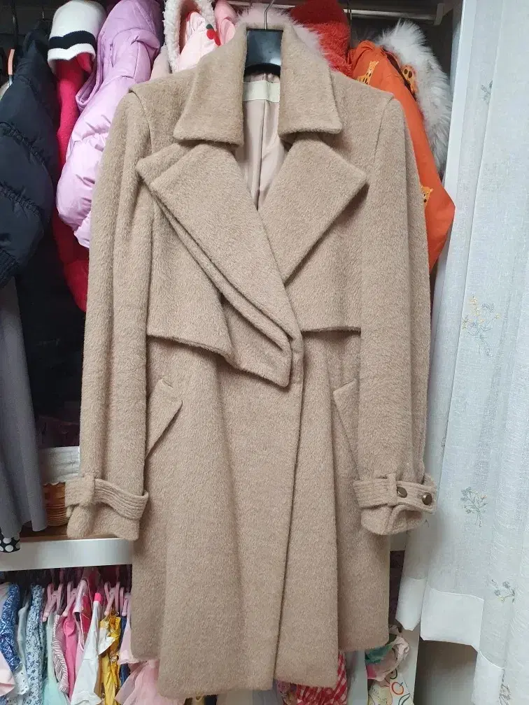 Hanseom Mine Rama Trenchcoat