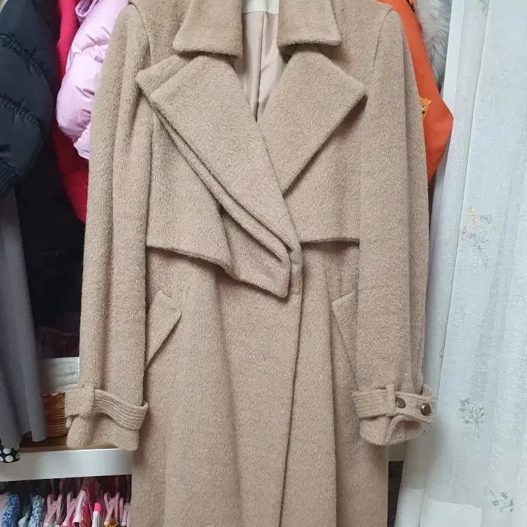 Hanseom Mine Rama Trenchcoat