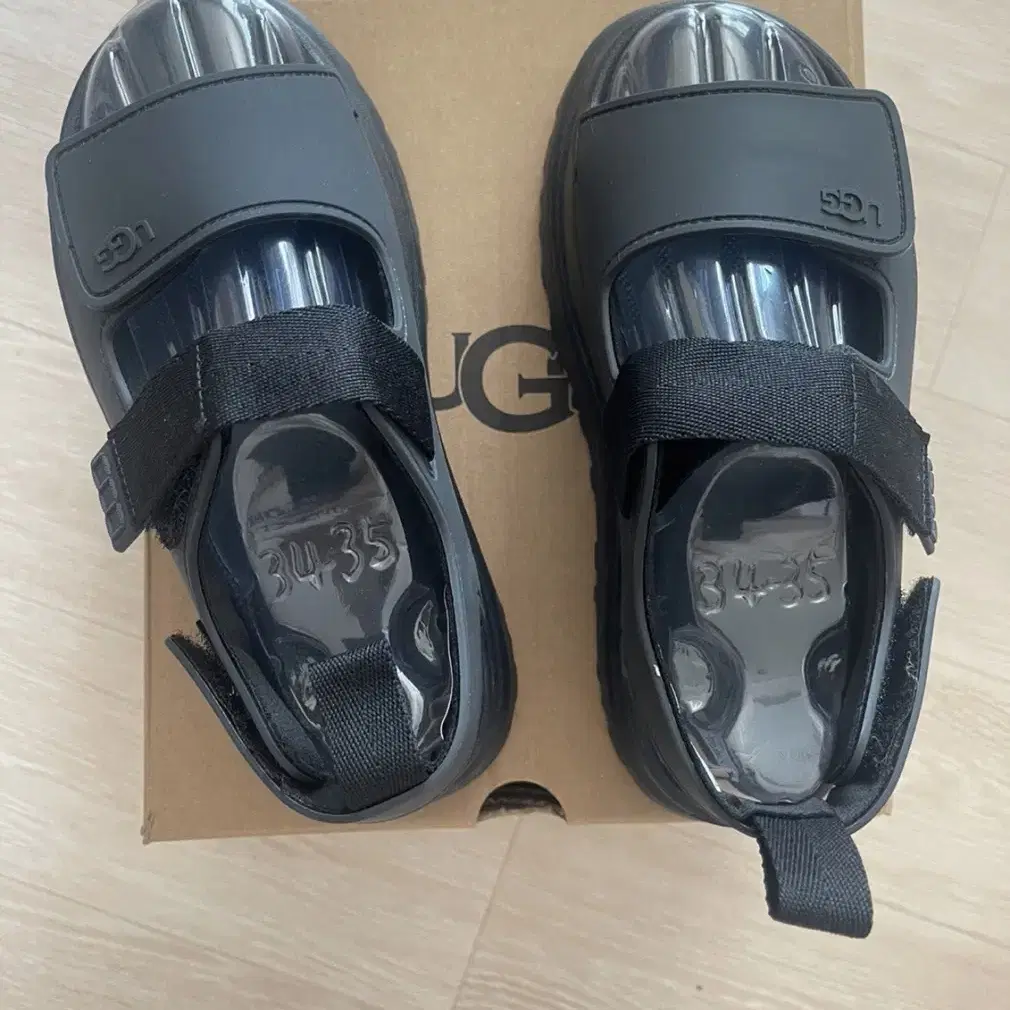 Ugg 230 사이즈