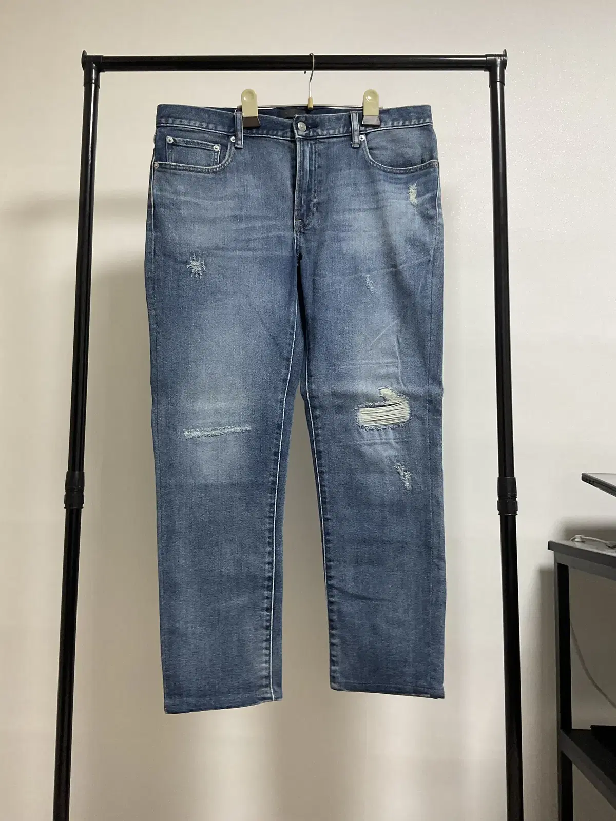 Uniqlo Straight Fit Damage jin / Jeans