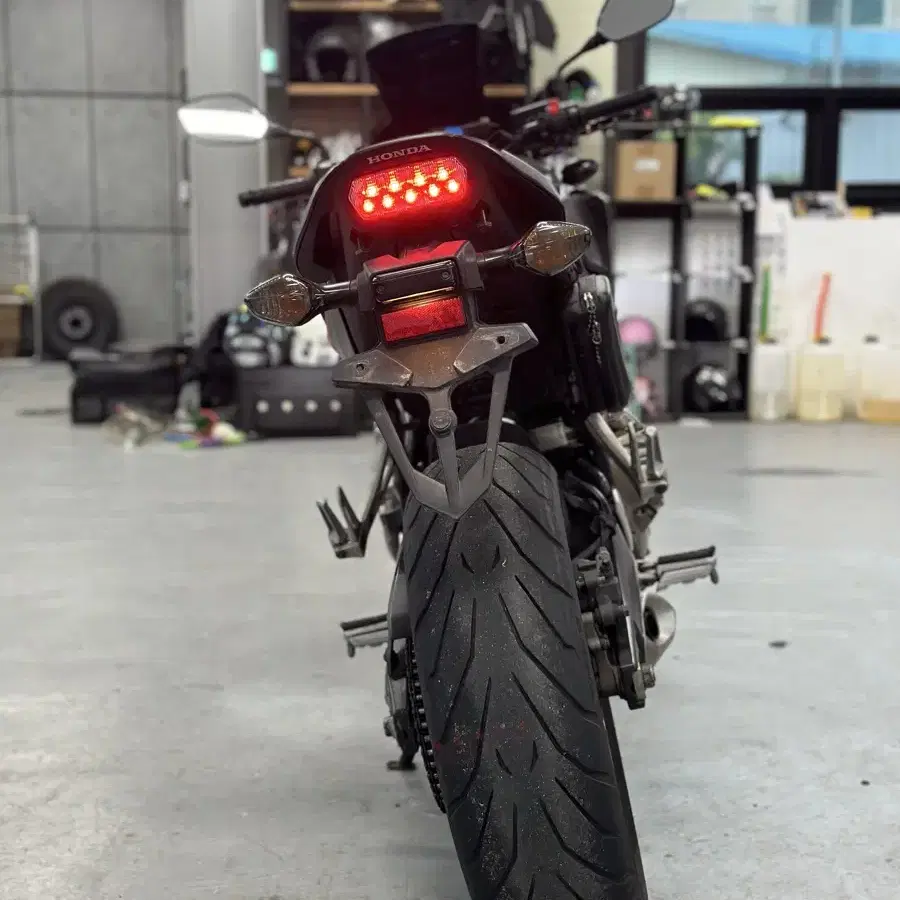 17년식 혼다 CB650F 2만Km 깔끔한 차량 판매합니다.