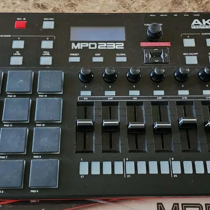 AKAI 아카이 MPD232 프로페셔널 미디콘트롤러