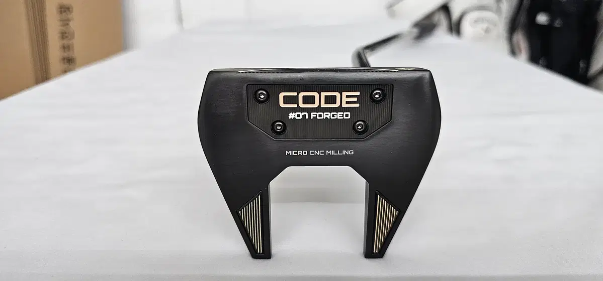 정품 예스 CODE 07 FORGED 블랙모델 33인치 퍼터