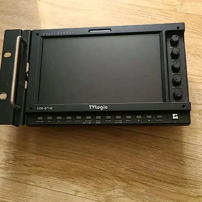 TVLogic] LVM-071W [7" HD/SD Multi-Format