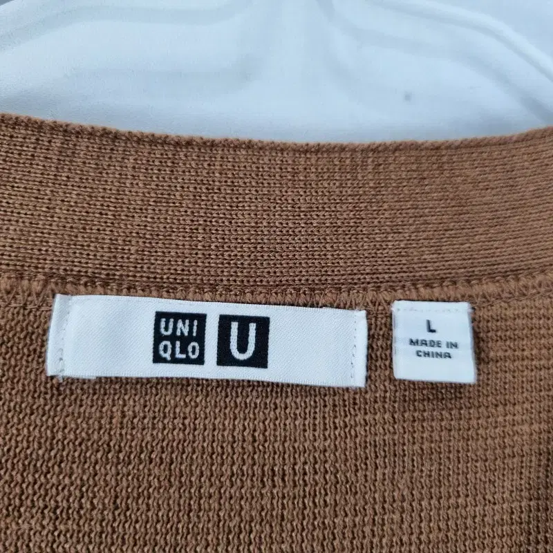 E6921 UNIQLO 여L 브라운 V넥 단추 가디건/더크