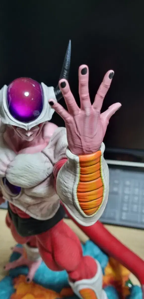 Dragon Ball Frieza Transforming Figures to be sold urgently