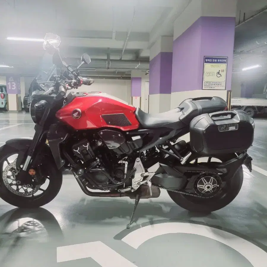 혼다 CB1000R 판매 및 대차