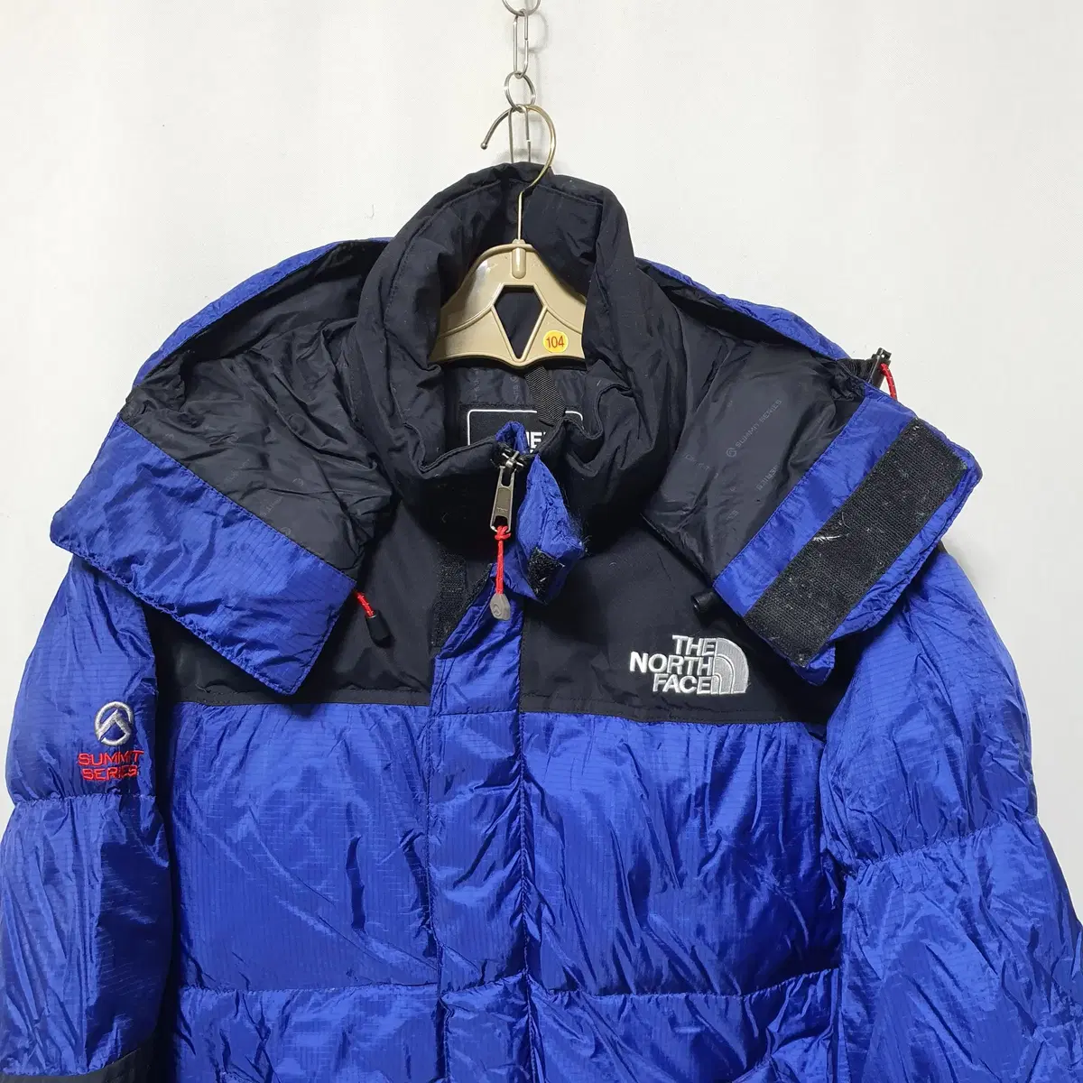 J-104 The North Face Summit Series 700-fill Gore-Tex Goose Padding 95