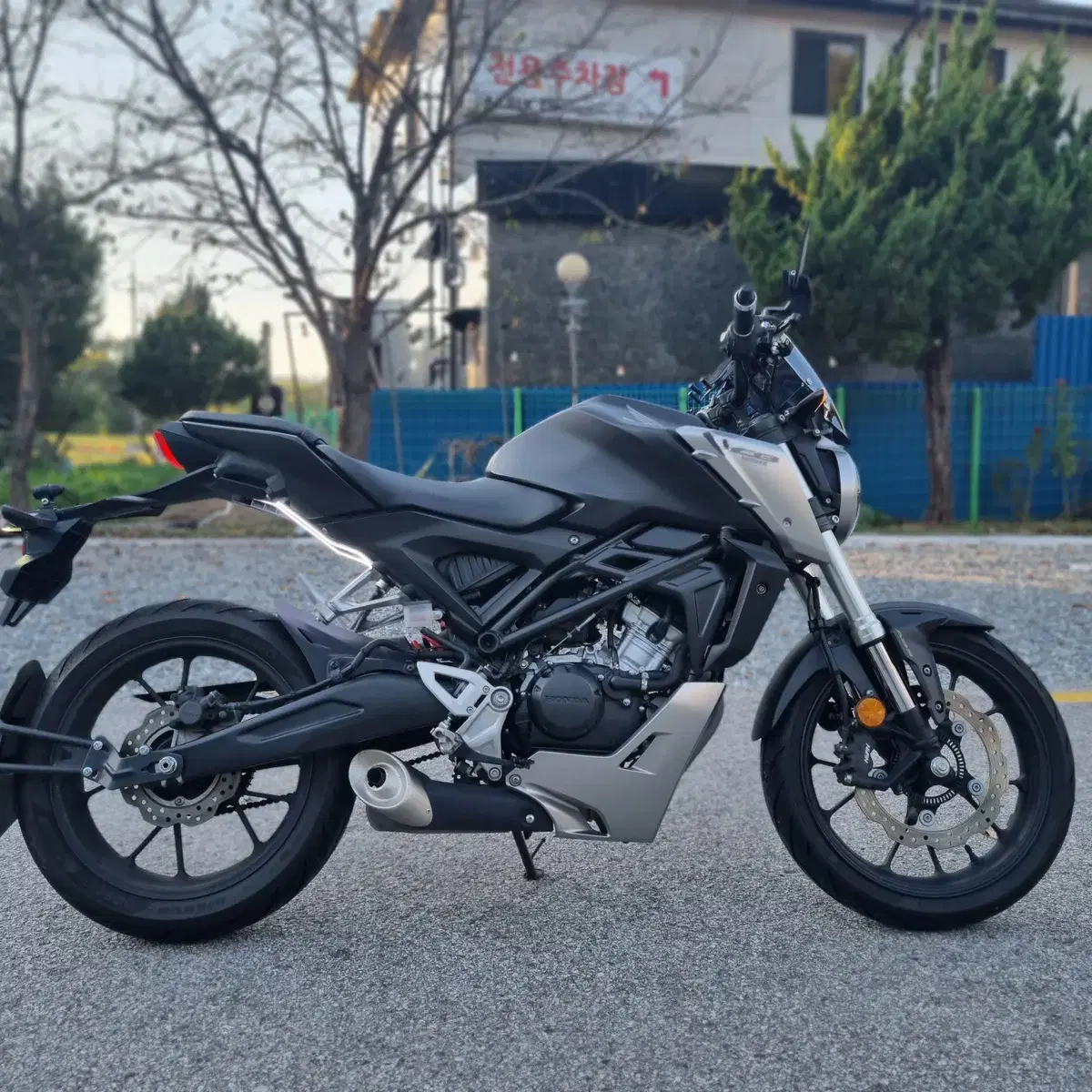 최저가)혼다 cb125r 20년식 컨디션좋은바이크 저렴하게 판매합니다.