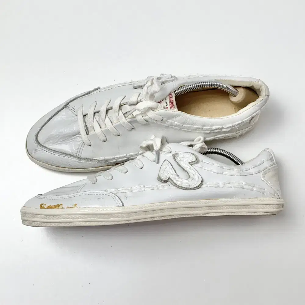 (270) 2000s True Religion Vintage Sneakers Sneakers