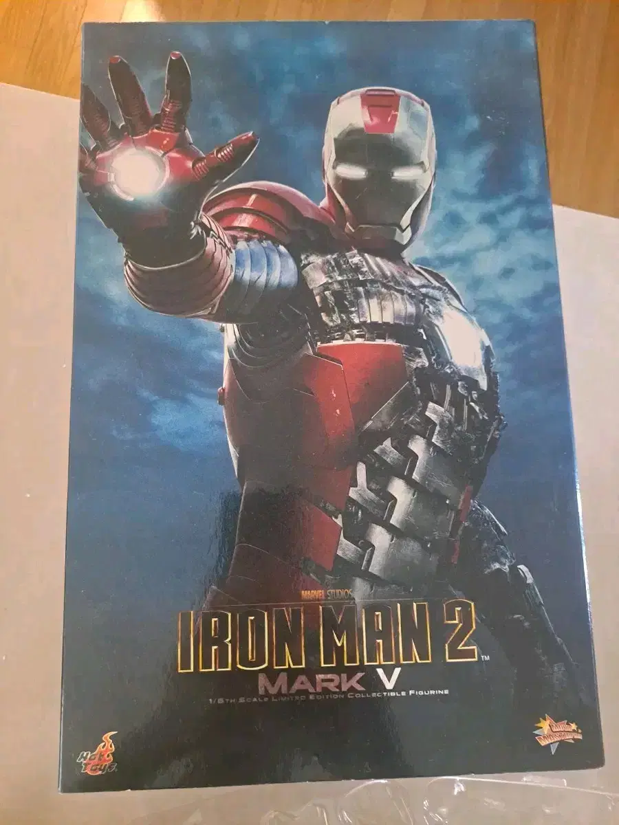 Hot Toys Iron Man Mark 5