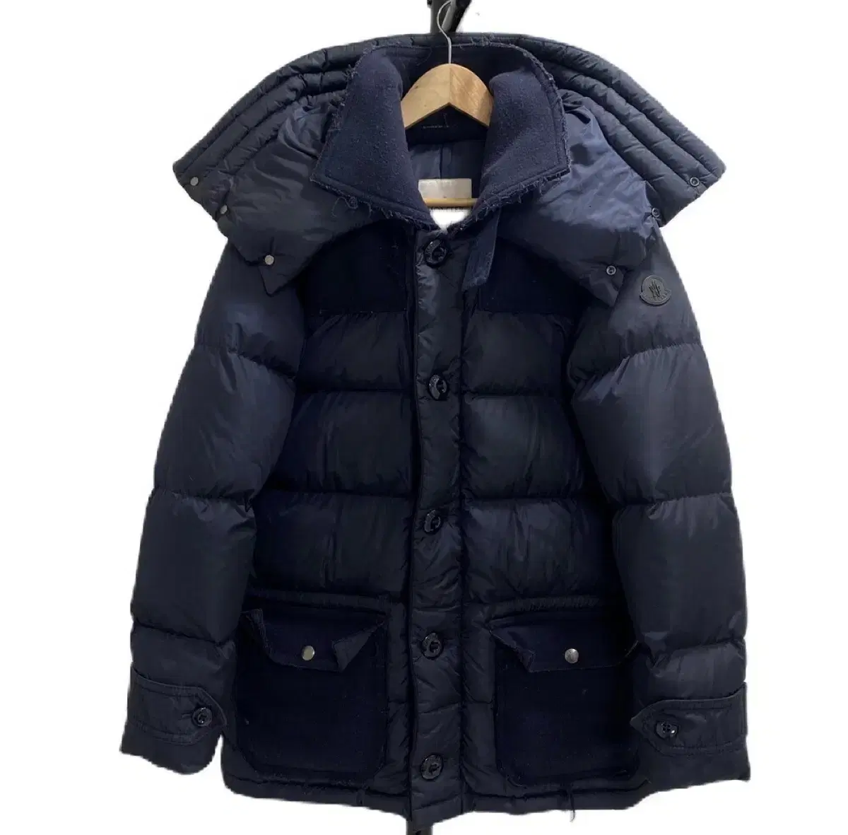 [1]Moncler Tourville Half Padding