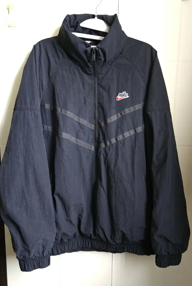 Nike Heritage Anorak Windbreaker