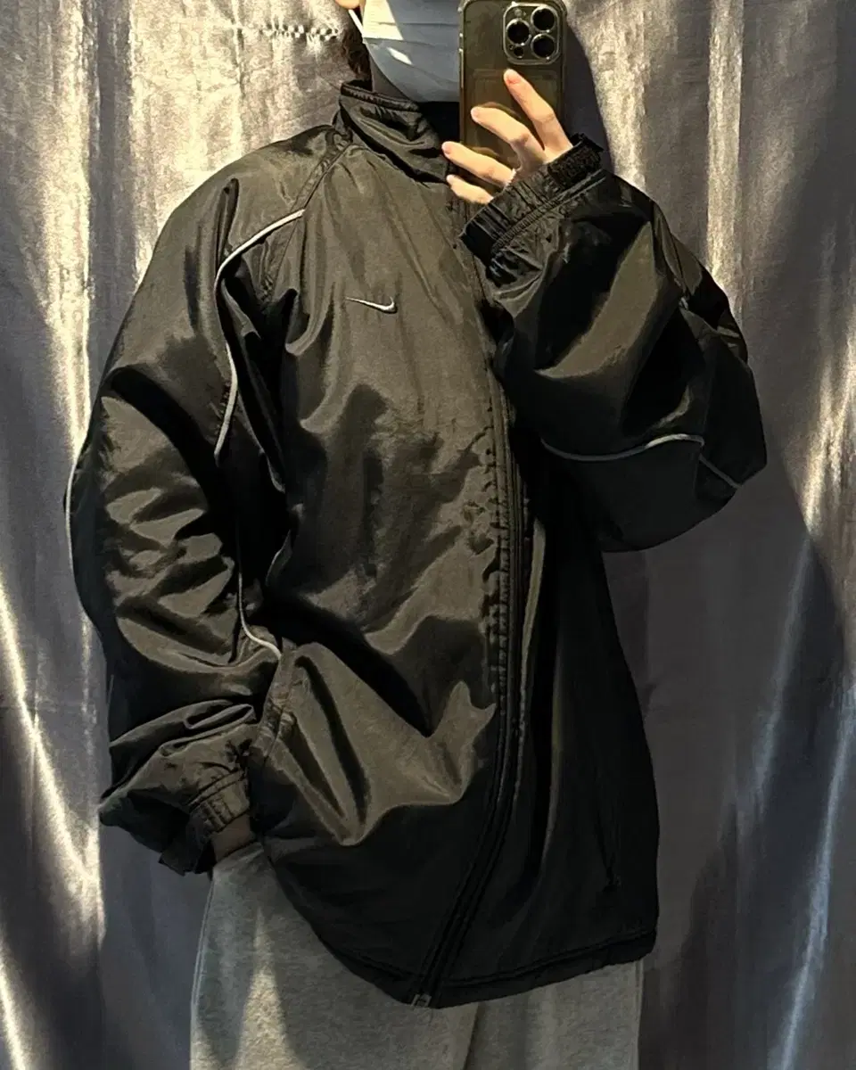 L Nike Swoosh Point Black Windbreaker