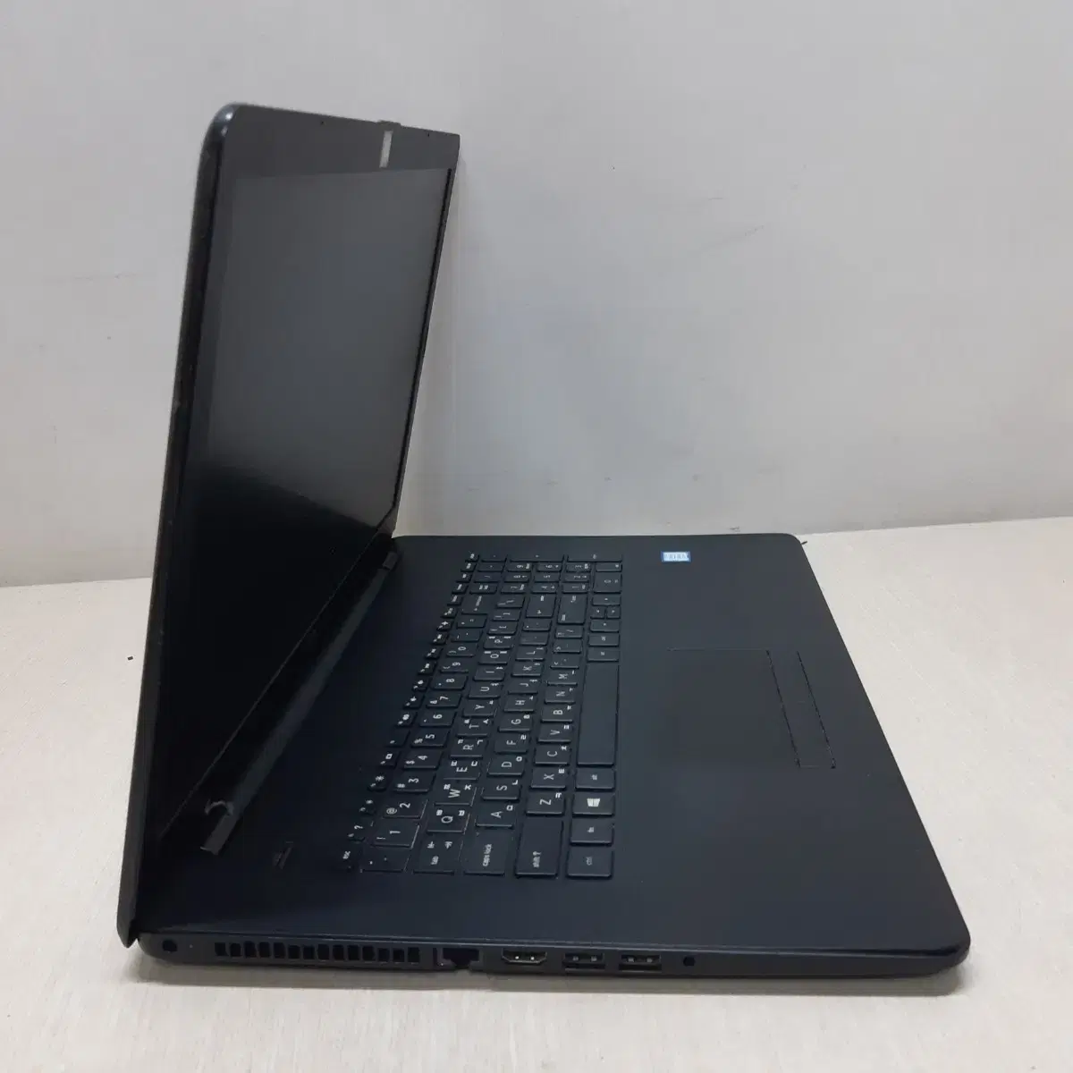 HP 17-bs011dx 힌지 파손 i5-7