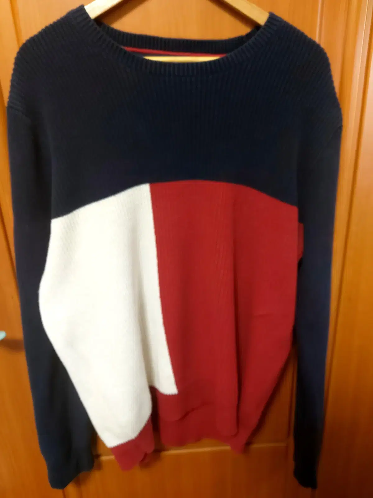 Tommy knit xl 105-110 over king is beautiful!!!