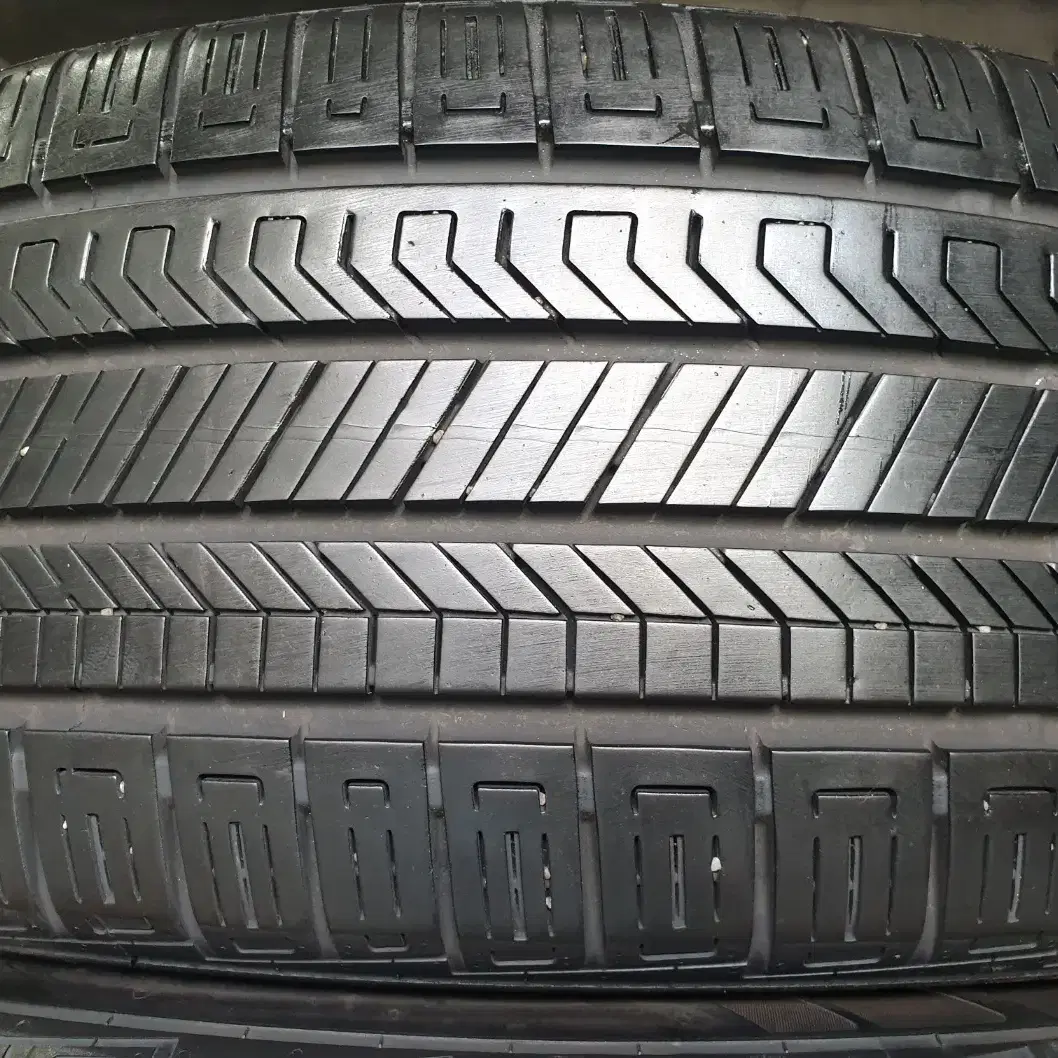 중고타이어 콘티넨탈타이어 크로스콘택트RX 235/55R19 4개 세트