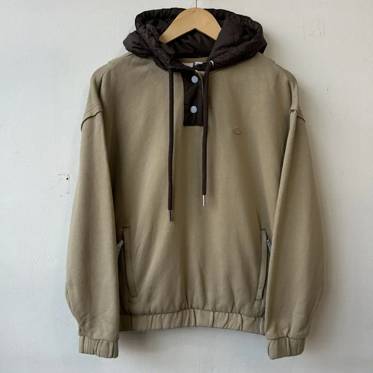 (Free Shipping) Adidas Beige Hoodie