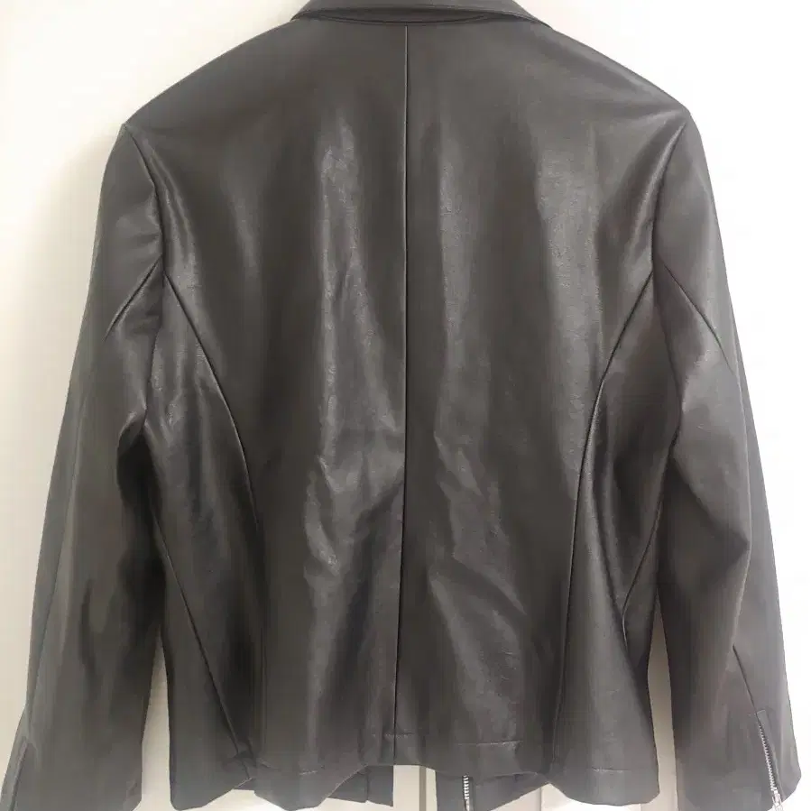 lea 르에 VEGAN LEATHER CLASSIC JACKET