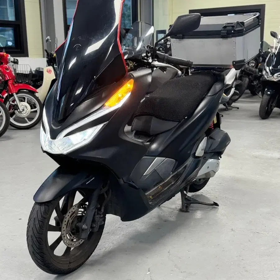 20년형 혼다 PCX125 5만KM 깔끔한 차량 판매합니다.