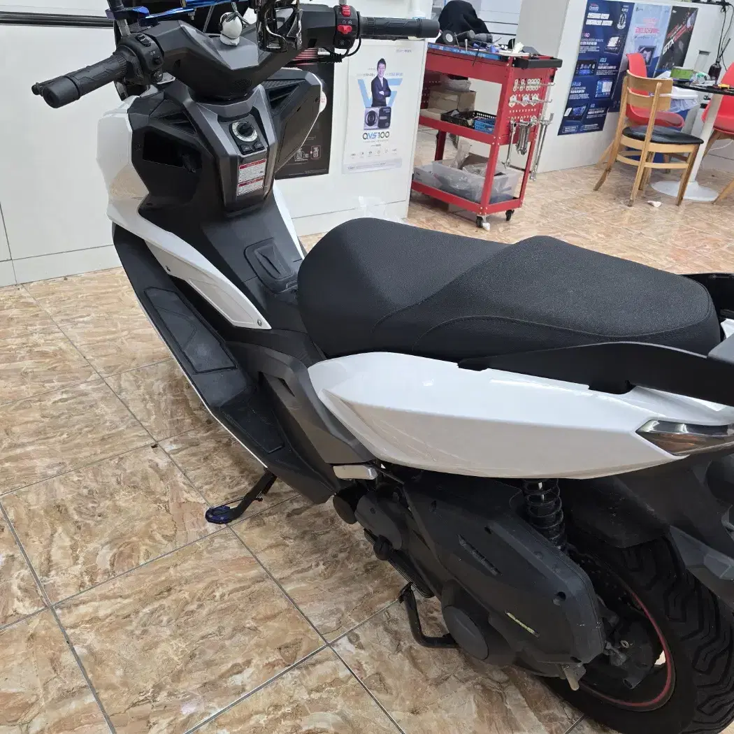 이지맥스300cc (abs) 스쿠터 팝니다.