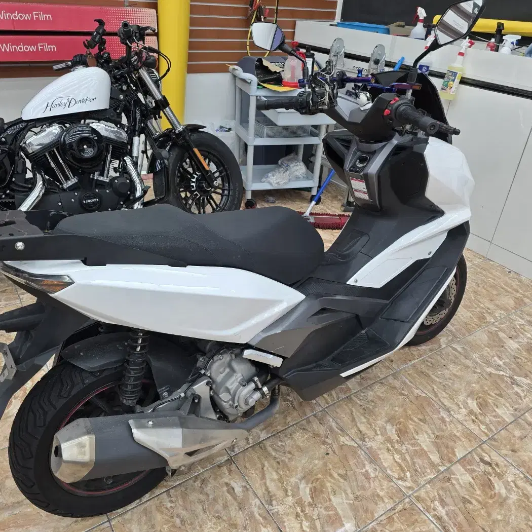 이지맥스300cc (abs) 스쿠터 팝니다.