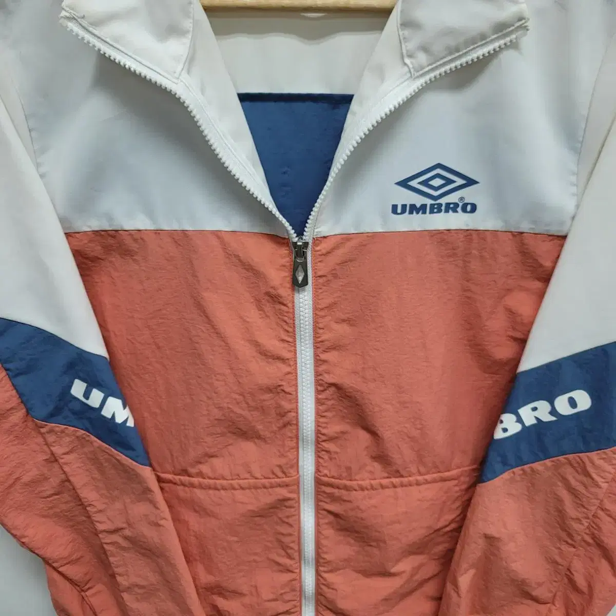 90) 엄브러 umbro 여성 바람막이