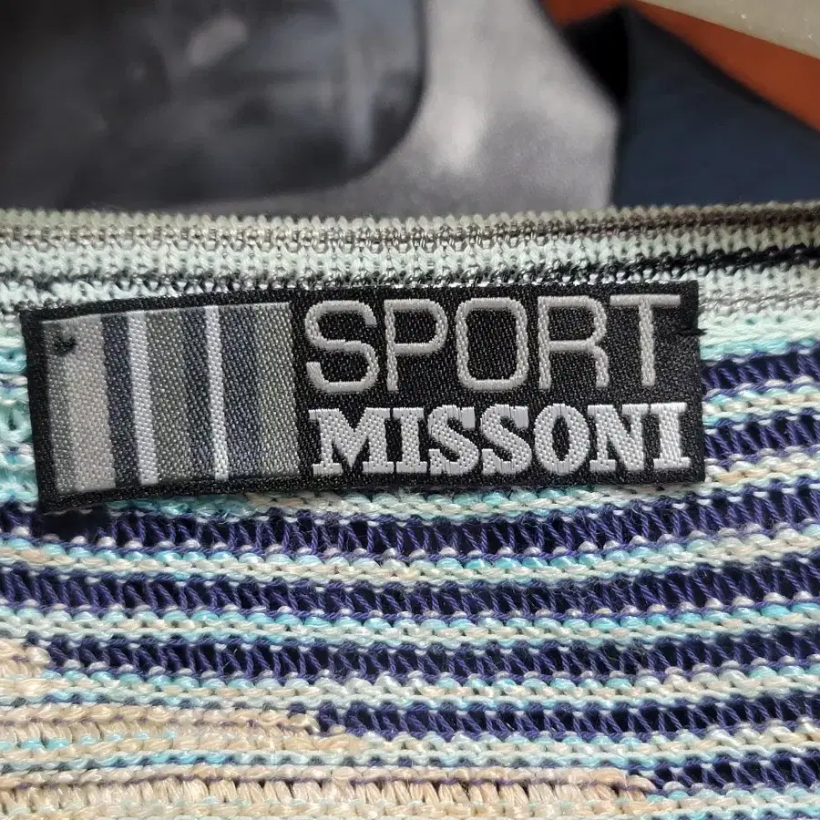 MISSONI SPORT 미쏘니 스포츠 마소재첨가 Y넥 가디건