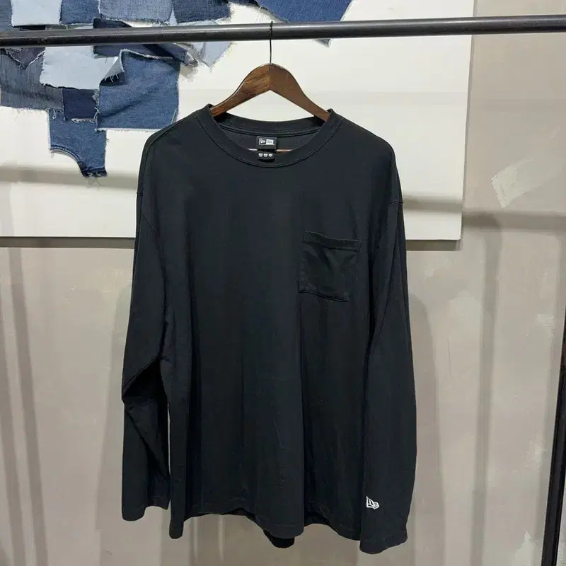 (110) New Era Casual Street Pocket Long Sleeve Tee