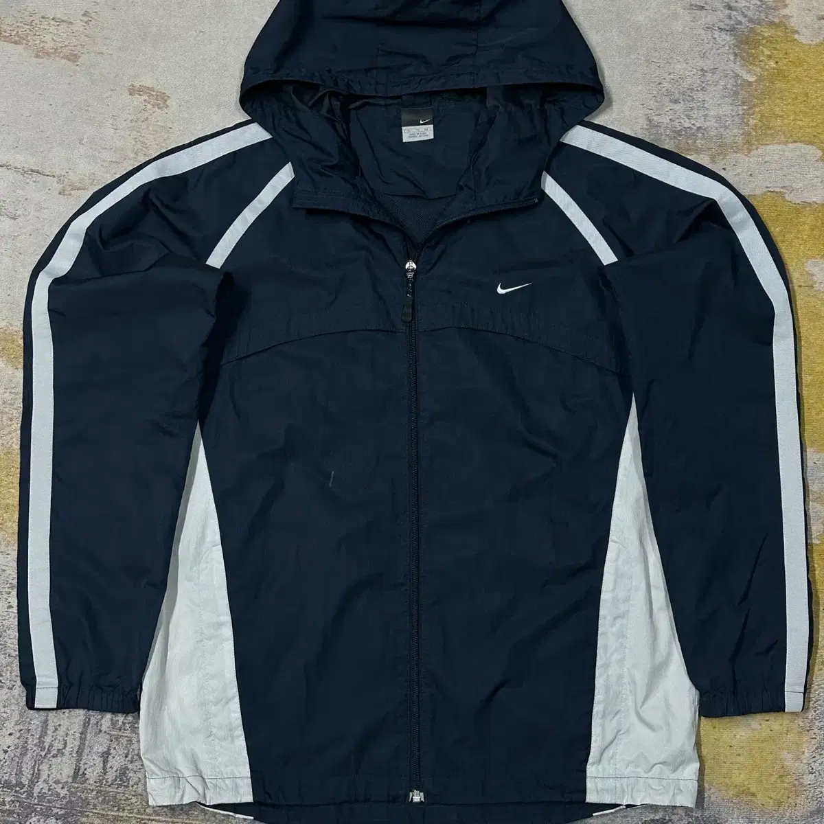 Nike Swoosh Nylon Windbreaker 105