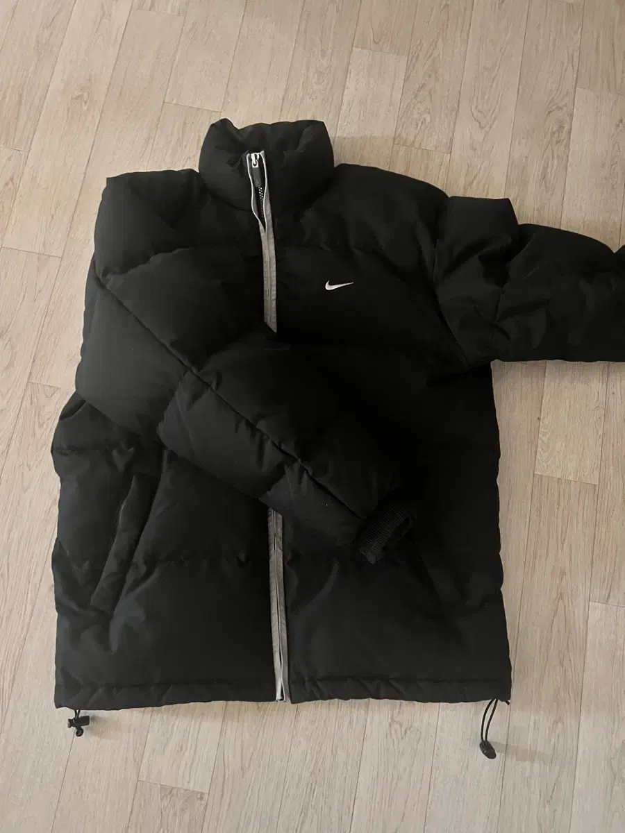 Selling a new Nike Champ puffer jumper.