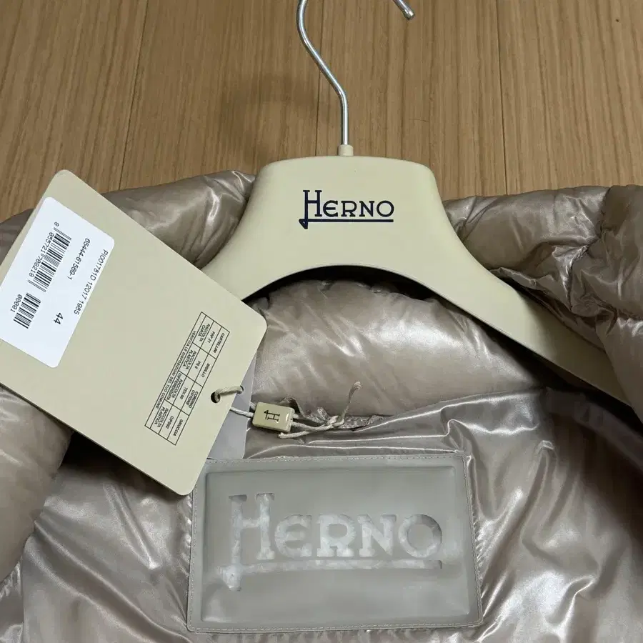 HERNO 여성 베이지 에르노 패딩