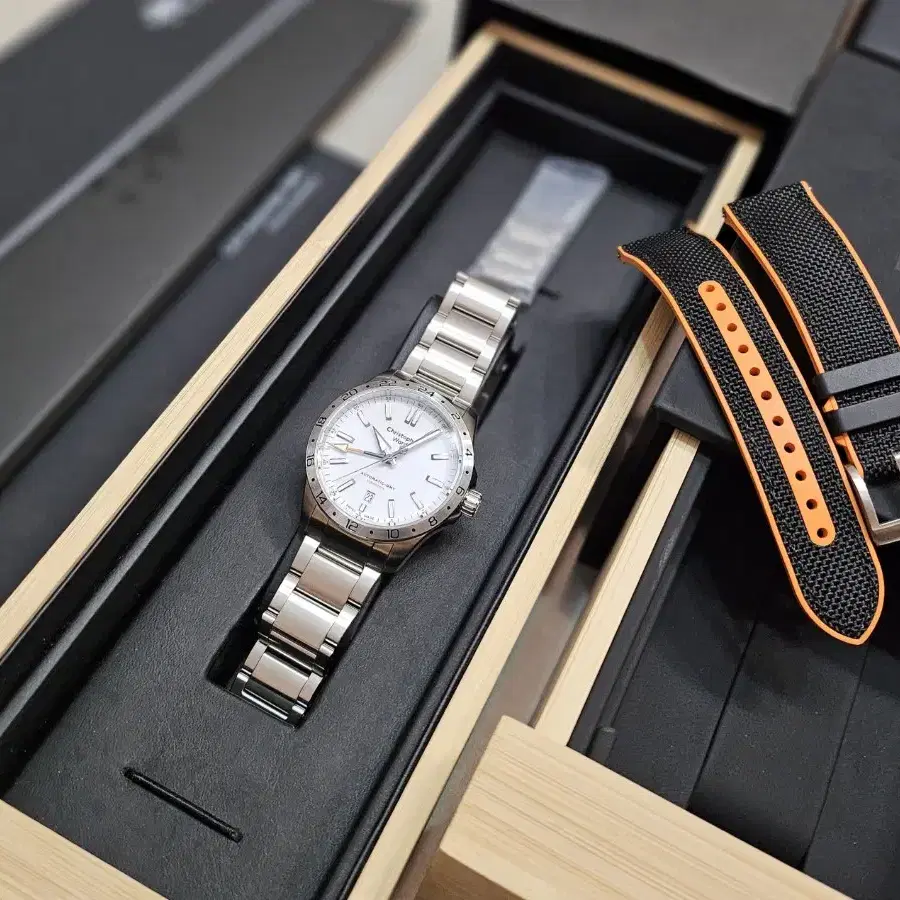 크리스토퍼 와드 C63 Sealander GMT 39mm 판매