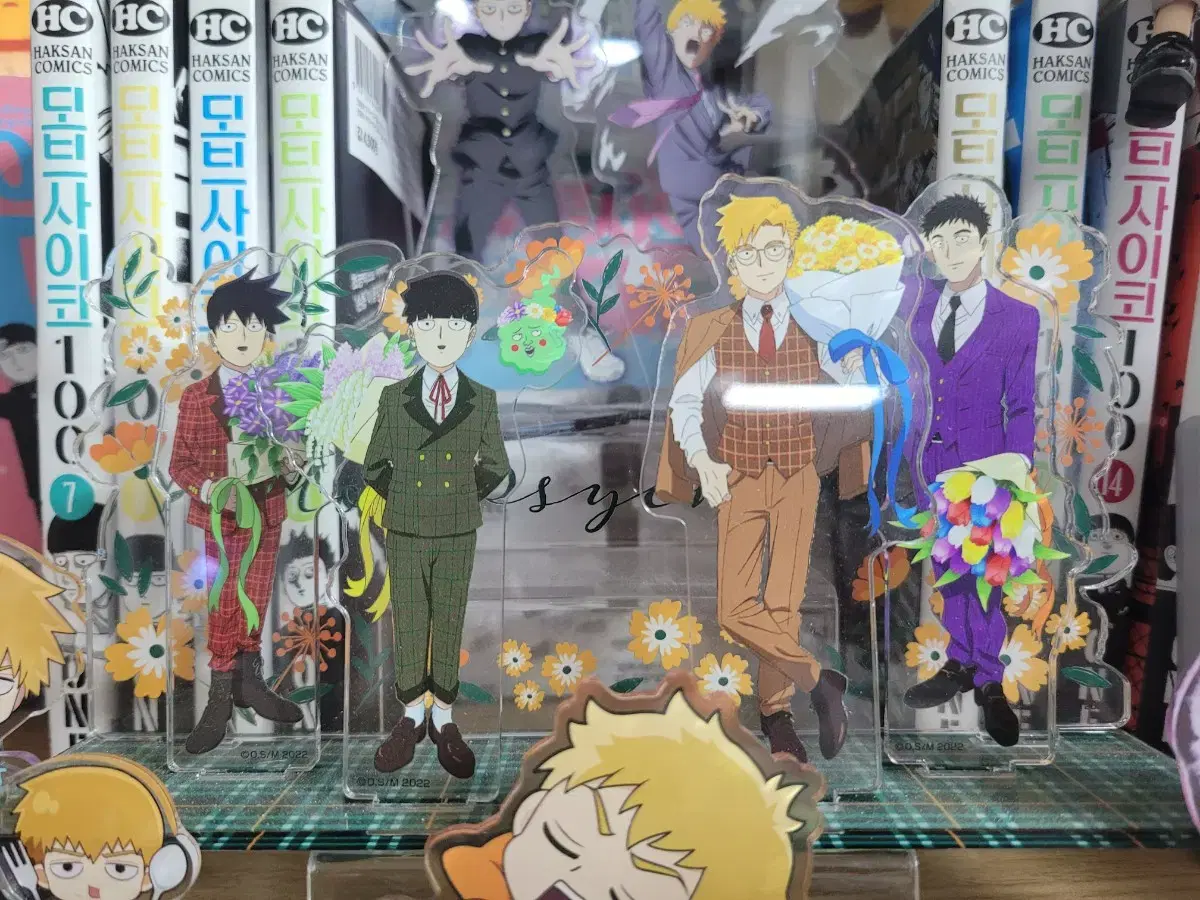 Mobsaiko 100 Group Diorama Bouquet acrylic Stand