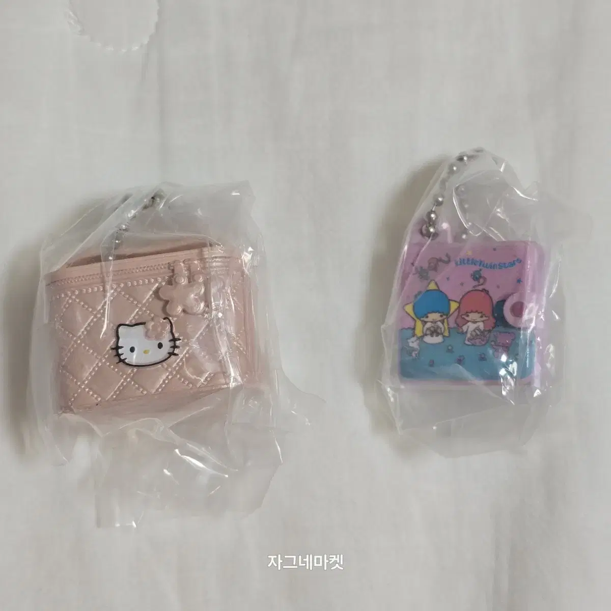 Duplicate wts) Sanrio Retro Miniature Charms Gacha Hello Kitty Pouch Little Twin Star