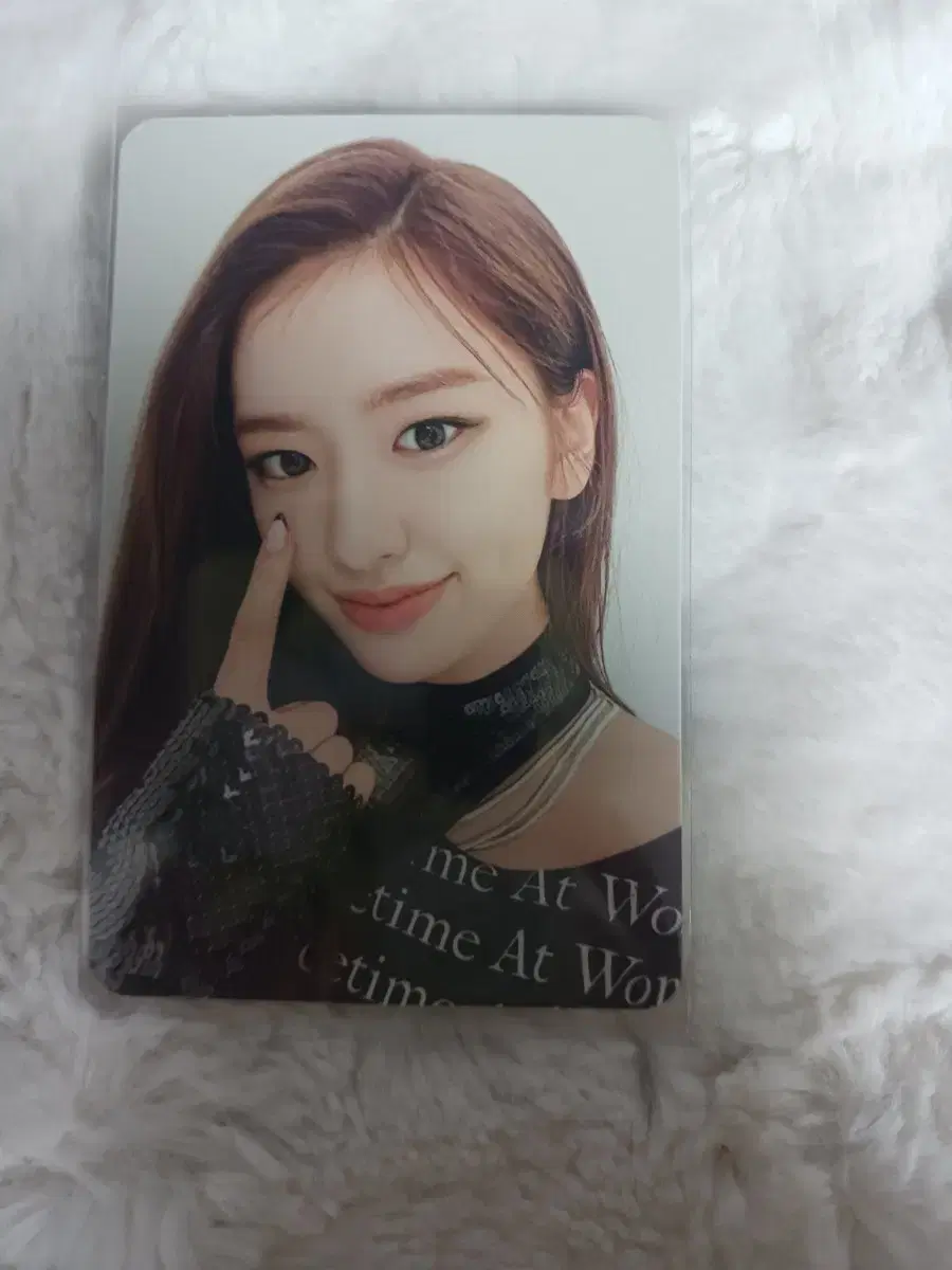 ELEVEN Yujin photocard is for sale!