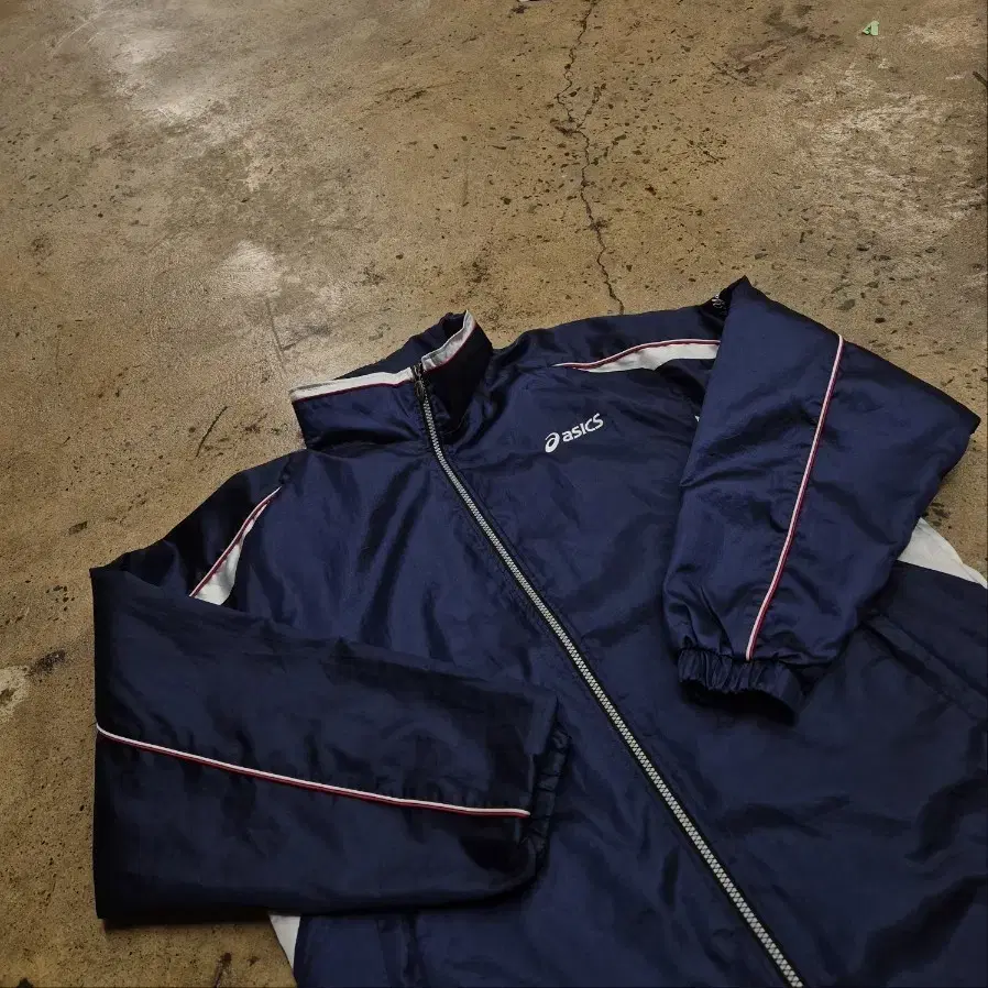 [ Genuine ] Asics Old School Windbreaker