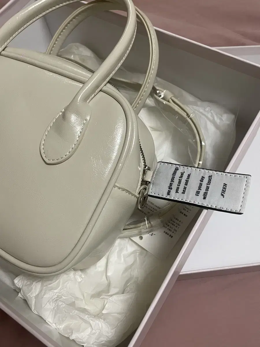 니히 스퀘어 백 미니 크림 NIEEH BAG MINI CREAM