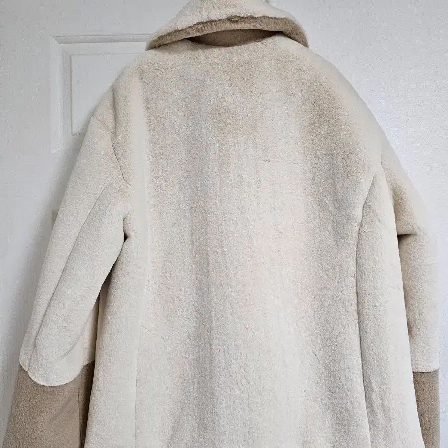 로라로라 퍼 자켓 fake fur jacket ivory