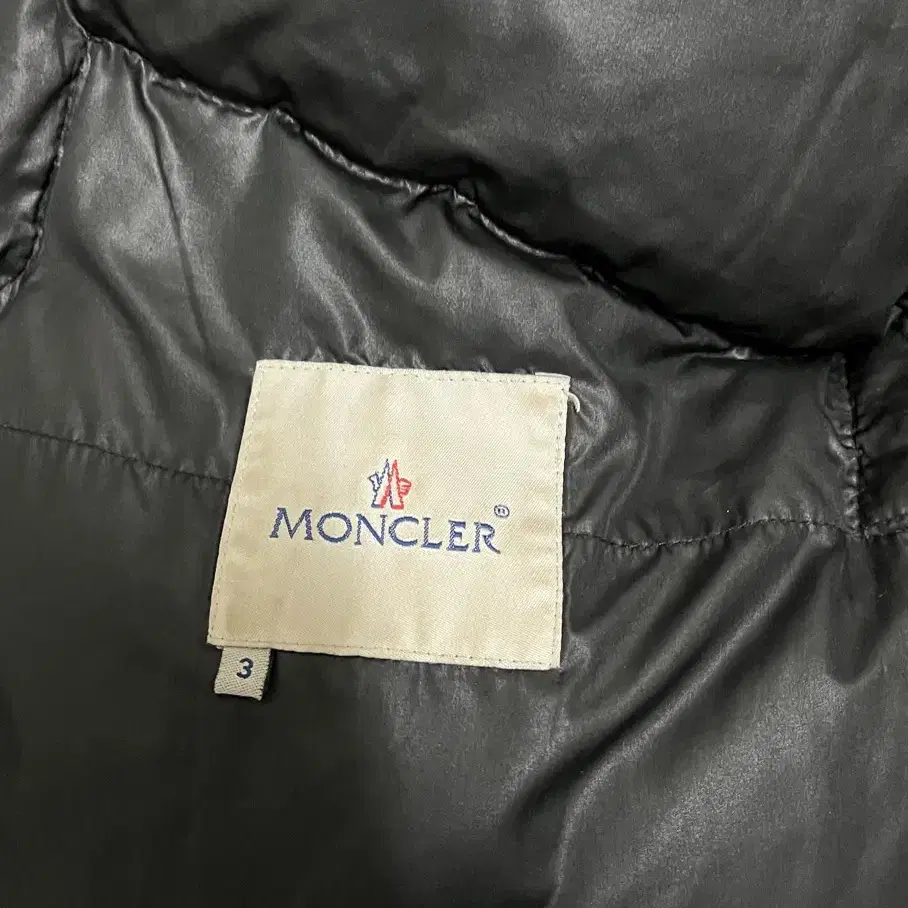 MONCLER 한정 모델 K2 와펜 스페샤르