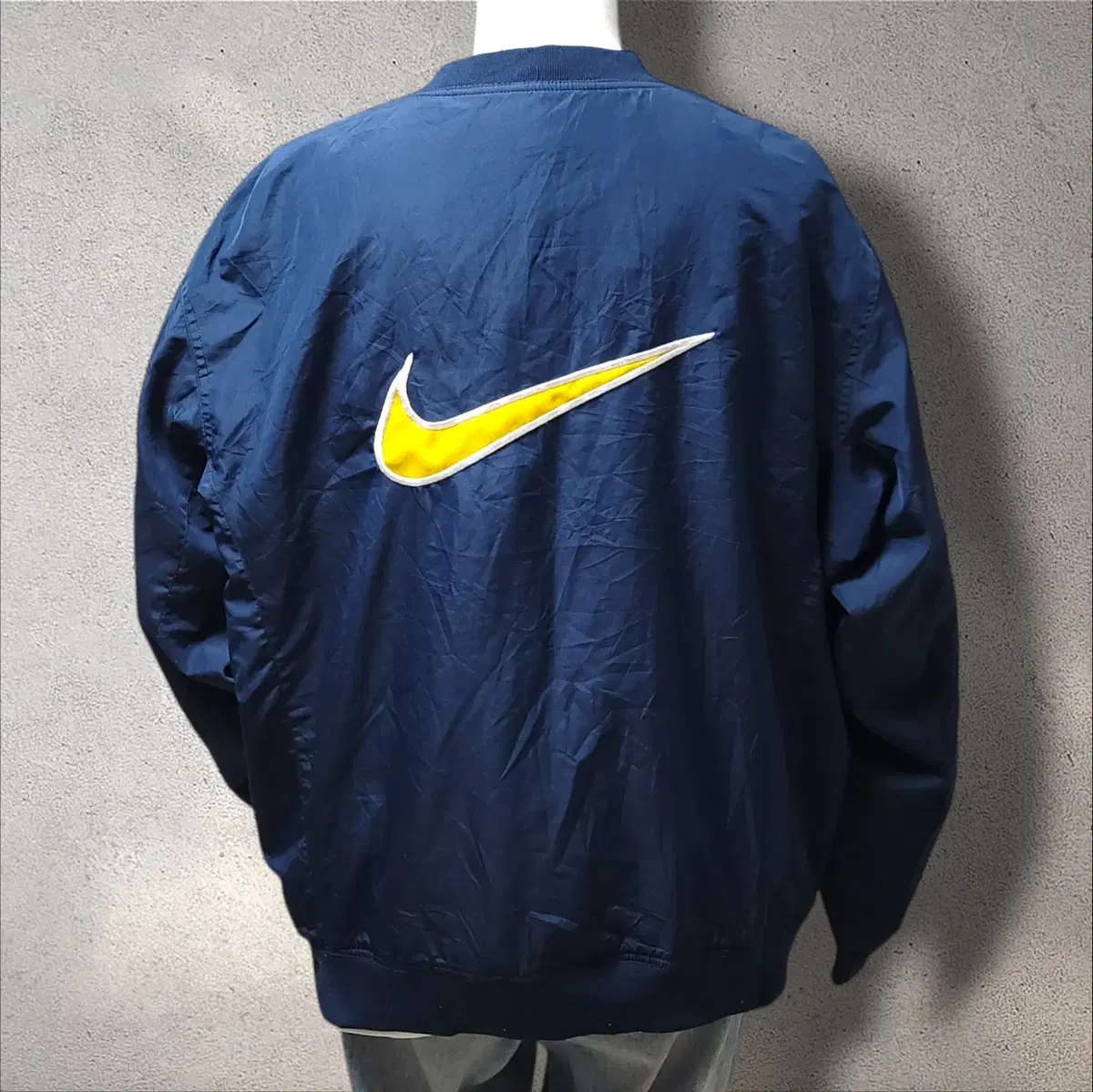 [L] Nike Navy Gold Swoosh Warm-Up