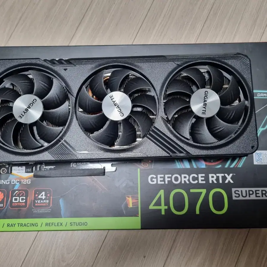 기가바이트 rtx 4070 super 게이밍oc 팝니다